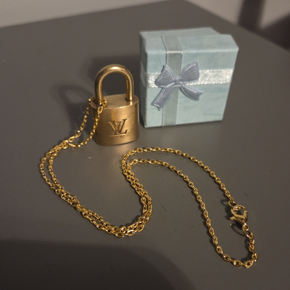 Louis Vuitton Paris France LV Padlock Closed With Unbranded Chain Necklace #346